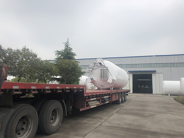 LO2立式低溫儲罐（真空粉末絕熱)